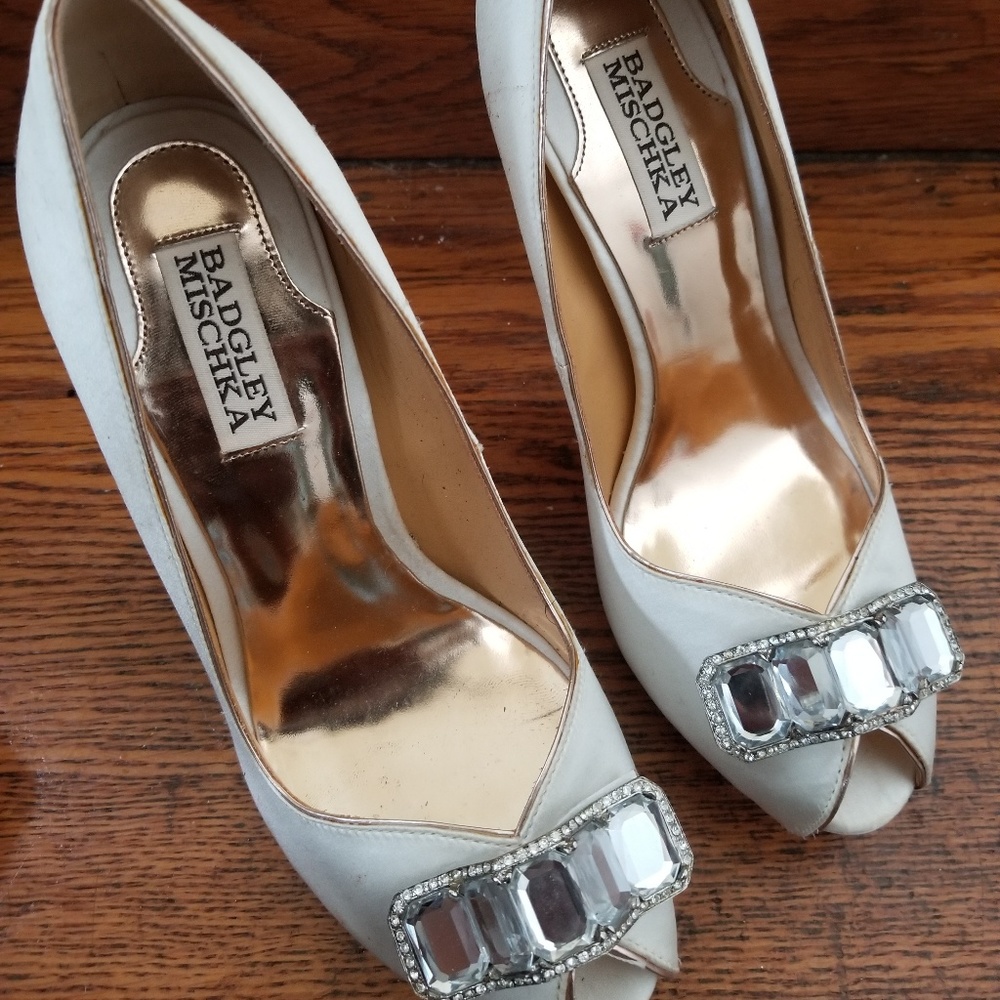 NWOT Badgley Mischka bridal shoes